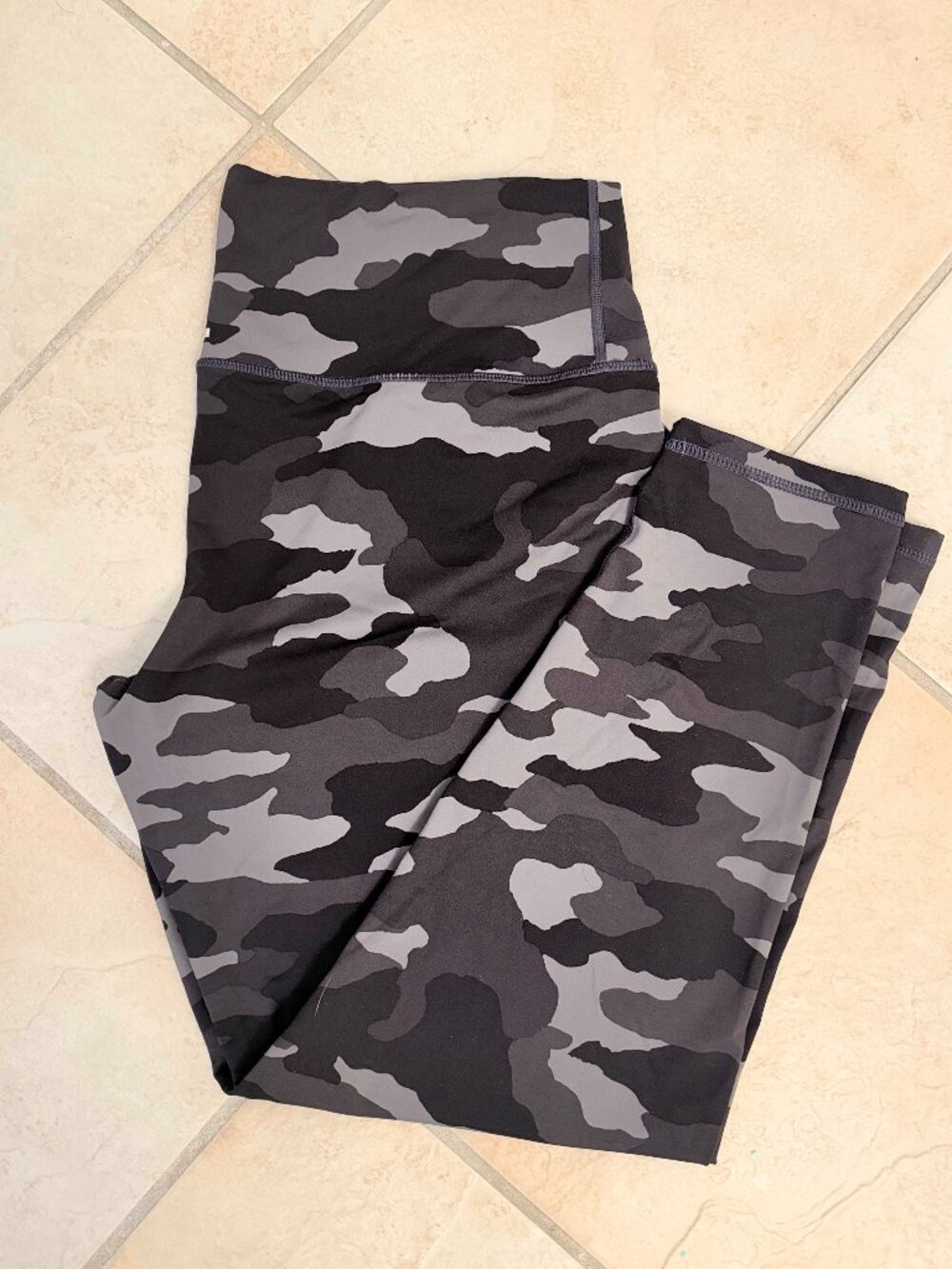 Aerie Chill Play Move Leggings in Black Camo, XXL